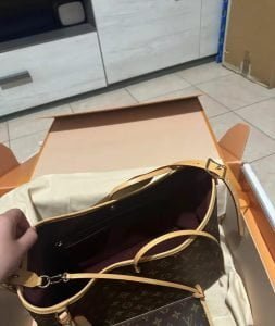 Louis Vuitton CARRYALL MM M46197