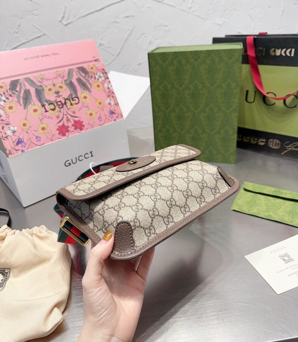 NEO VINTAGE GG SUPREME BELT BAG