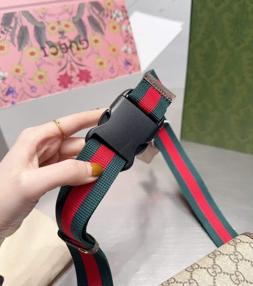 NEO VINTAGE GG SUPREME BELT BAG