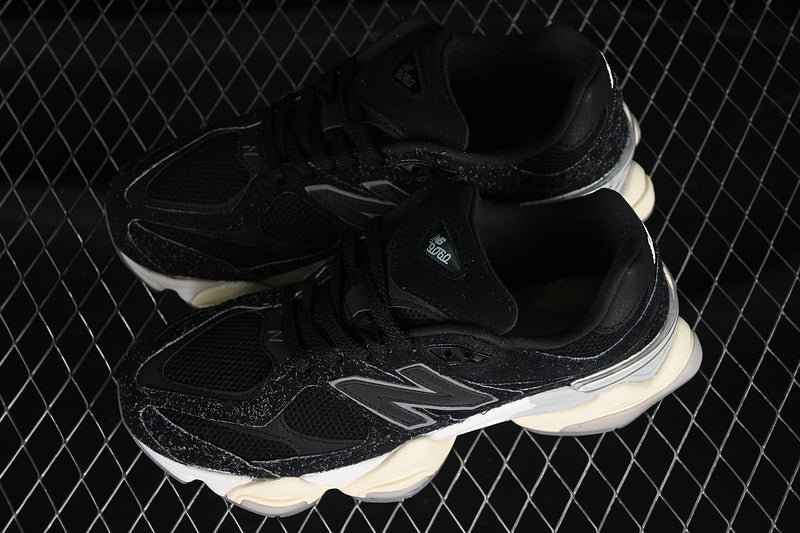 9060 'Suede Pack - Black'